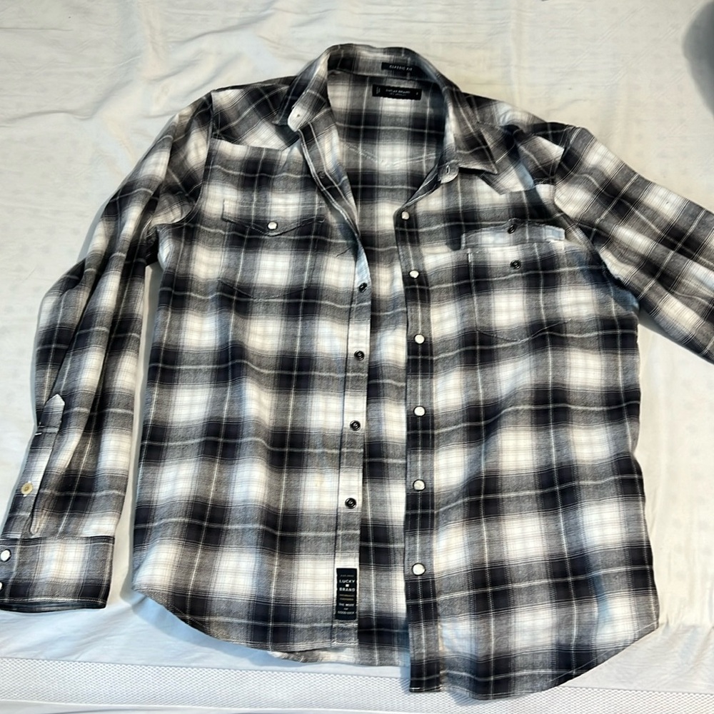 Cool checkered flannel with unique gray, black, white pattern